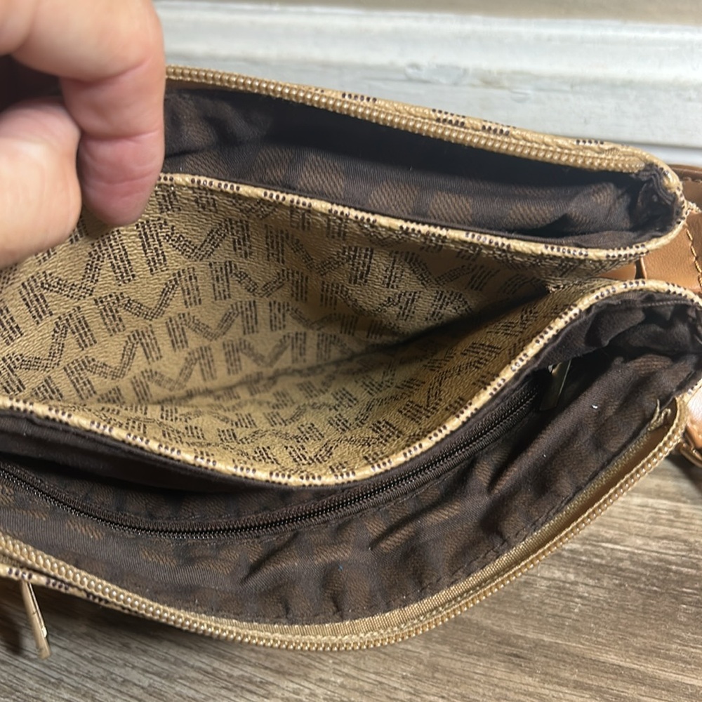 MKF Collection Sofie M Signature Crossbody Bag by Mia K - Picture 7 of 10
